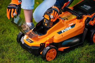 Kosilnica akumulatorska Villy 2020E-1BCB Villager 