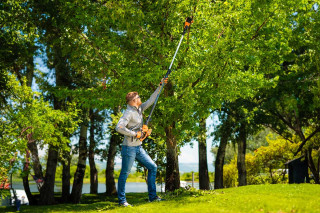 Žaga akumulatorska verižna teleskopska VCPS 0820 Fuse Villager 