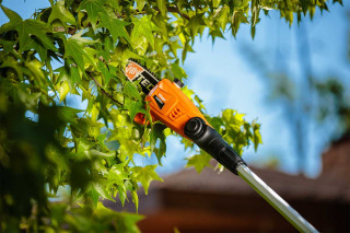 Žaga akumulatorska verižna teleskopska VCPS 0820 Fuse Villager 