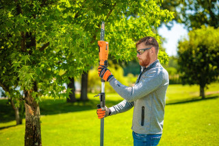 Žaga akumulatorska verižna teleskopska VCPS 0820 Fuse Villager 