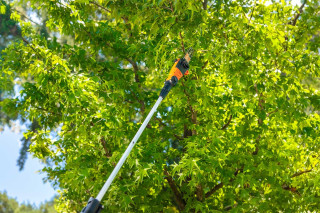 Žaga akumulatorska verižna teleskopska VCPS 0820 Fuse Villager 