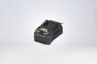 Polnilnik 18V 2.4A Fuse Villager 