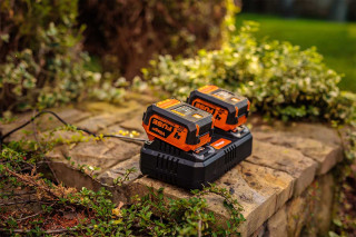 Polnilnik hitri dvojni 18V 2x3.5A Fuse Villager 