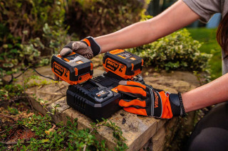 Polnilnik hitri dvojni 18V 2x3.5A Fuse Villager 