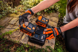 Polnilnik hitri dvojni 18V 2x3.5A Fuse Villager 