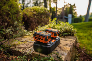 Polnilnik hitri dvojni 18V 2x3.5A Fuse Villager 