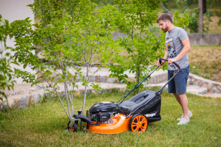 Kosilnica bencinska VRSH 555R Villager 