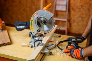 Žaga kotna stabilna VMS 1100-210 Villager 