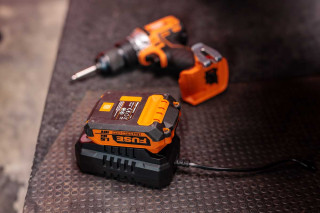 Akumulator+polnilnik 18V 1.5Ah+2.4A Fuse Villager 