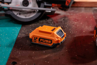 Akumulator+polnilnik 18V 1.5Ah+2.4A Fuse Villager 