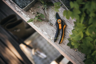 Škarje bypass P541 Plus Smartfit 1057169 Fiskars 