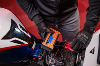 Polnilnik akum. VCBM 4.0 z mikrop. Villager 