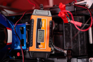 Polnilnik akum. VCBM 4.0 z mikrop. Villager 