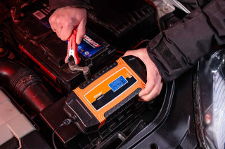 Polnilnik akum. VCBM 8.0 z mikrop. Villager 