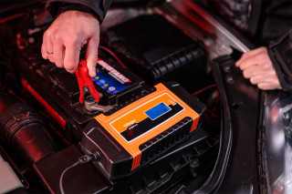 Polnilnik akum. VCBM 8.0 z mikrop. Villager 