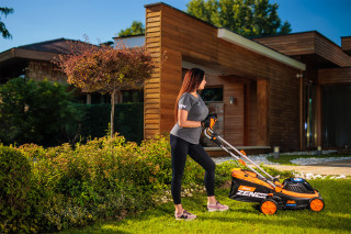 Akumulatorska kosilnica LM 3010E Zen Villager 