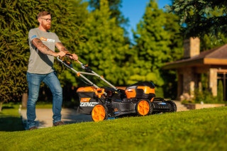 Akumulatorska kosilnica LM 4111E-Matic Zen Villager 