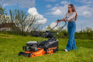 Kosilnica Bencinska Prime 5111T Villager 