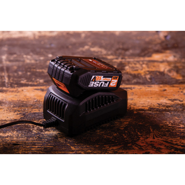 Polnilnik 18V 2.4A Fuse Villager 