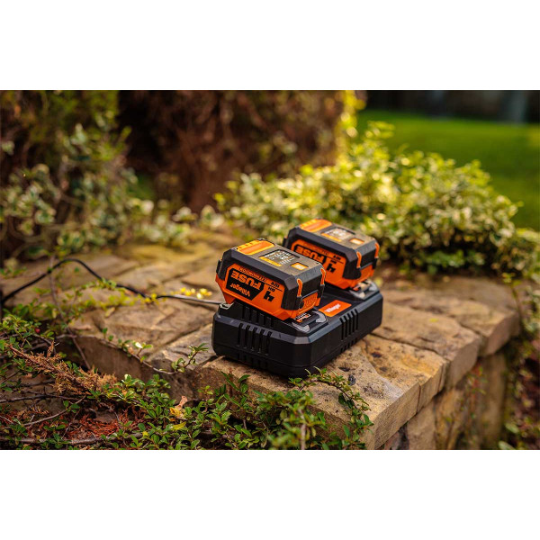 Polnilnik hitri dvojni 18V 2x3.5A Fuse Villager 