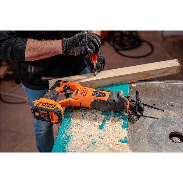 Žaga sabljasta Fuse VLN 1520 Villager 