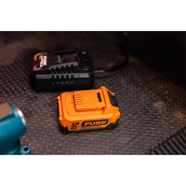 Akumulator+polnilnik 18V 1.5Ah+2.4A Fuse Villager 