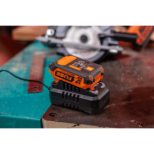 Akumulator+polnilnik 18V 1.5Ah+2.4A Fuse Villager 