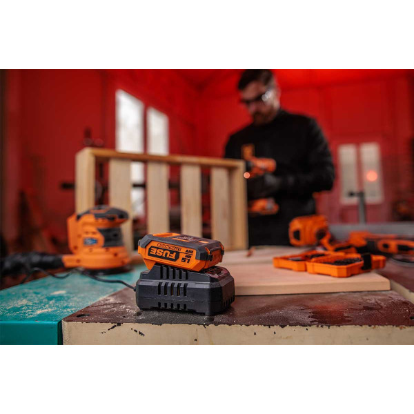 Akumulator+polnilnik 18V 1.5Ah+2.4A Fuse Villager 