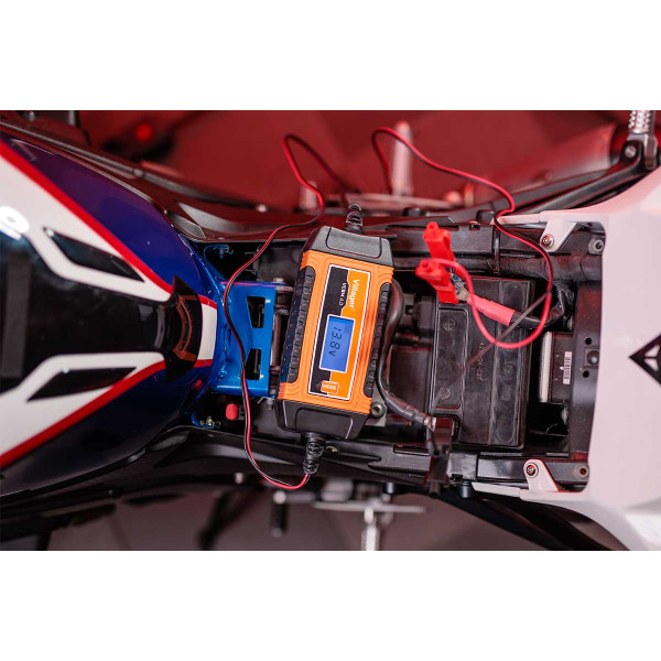 Polnilnik akum. VCBM 4.0 z mikrop. Villager 