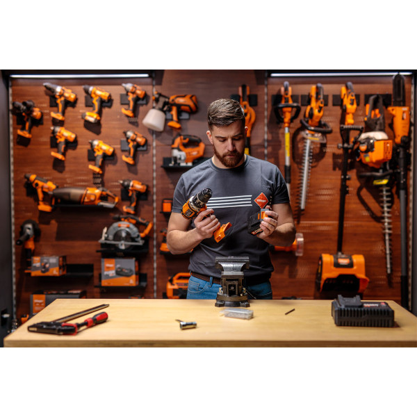 Vrtalnik-vijačnik udarni Fuse VPL 8120 Villager 