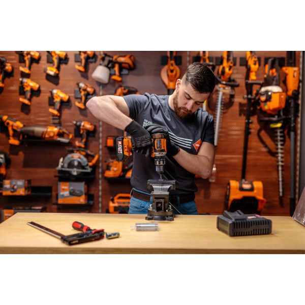 Vrtalnik-vijačnik udarni Fuse VPL 8120 Villager 