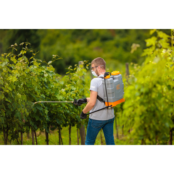 Škropilnica Ročna Hortus 12L Villager 