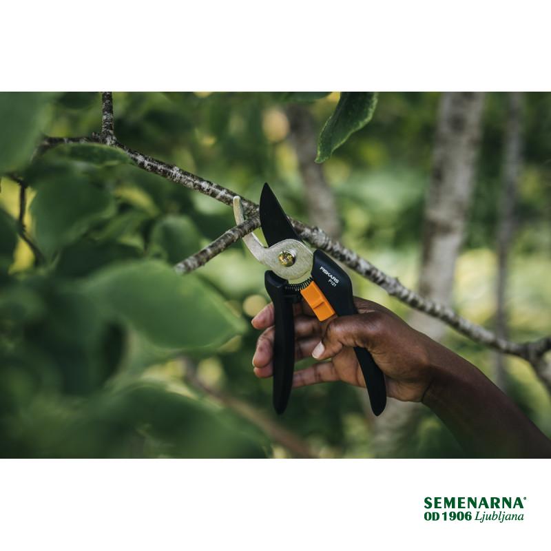 Škarje bypass P331 solid metal 1057163 Fiskars 