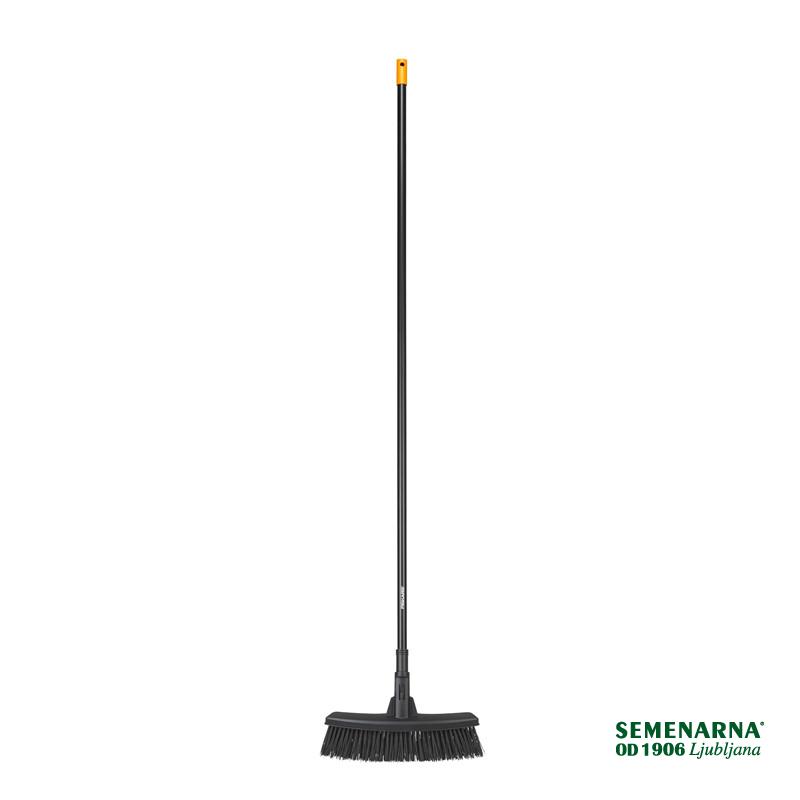 Metla za dvorišče M 1025921 Fiskars 