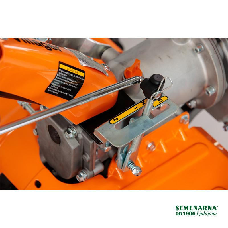 Prekopalnik VTB 8422 Villager 