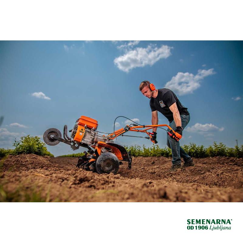 Prekopalnik VTB 8422 P s Plugom za O. Villager 