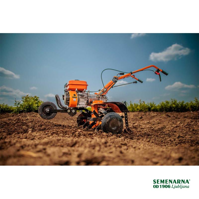 Prekopalnik VTB 8422 P s Plugom za O. Villager 